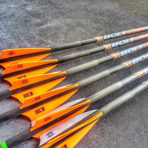 Стрела арбалетная карбоновая Victory XBolt, 22", Half Moon Nock